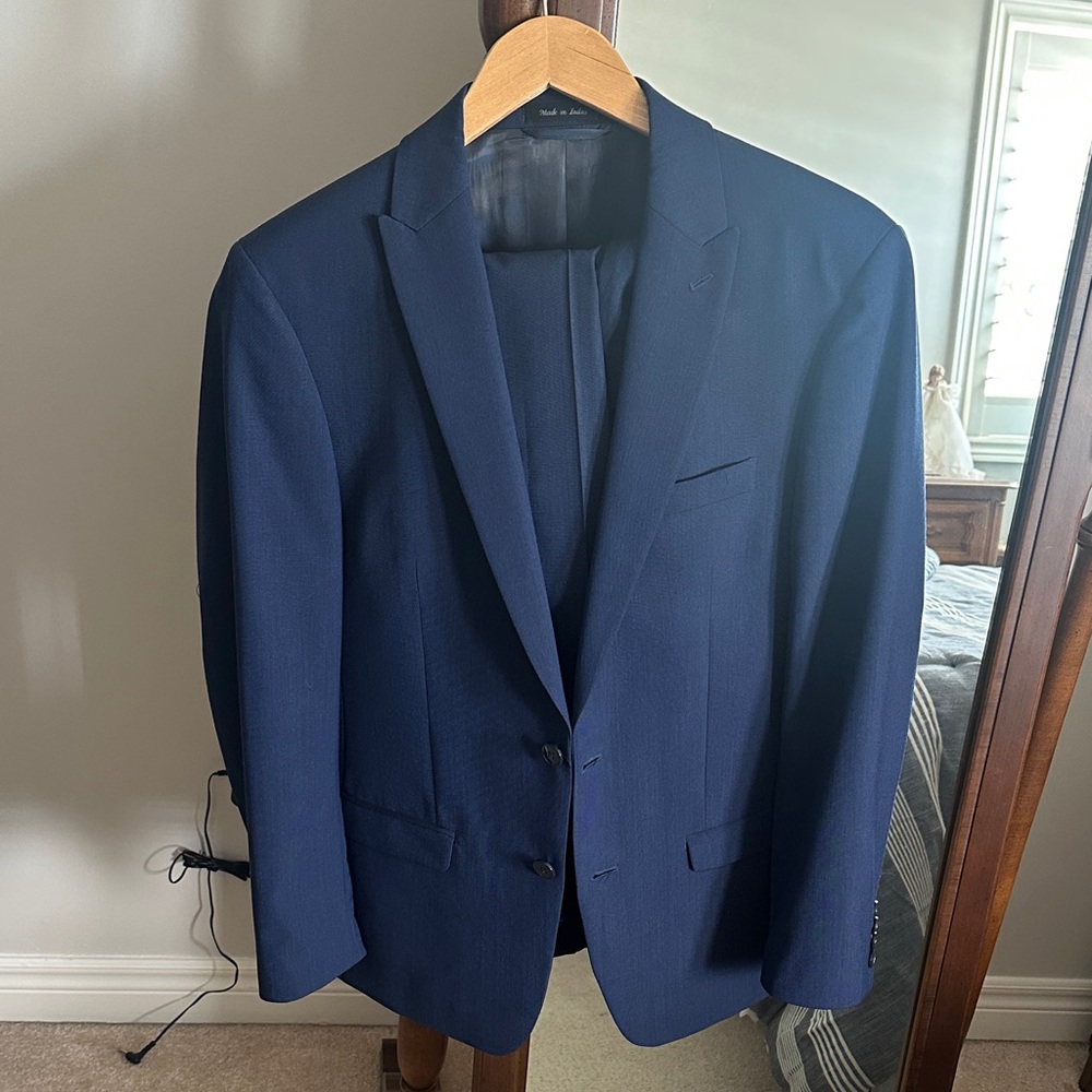 Calvin Klein Blue Suit - 40R blazer, 32”x30”pants